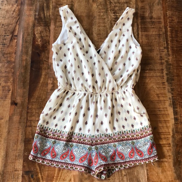 Sleeveless Romper - Picture 1 of 5